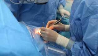 services-operating1-services ophthalmic surgery